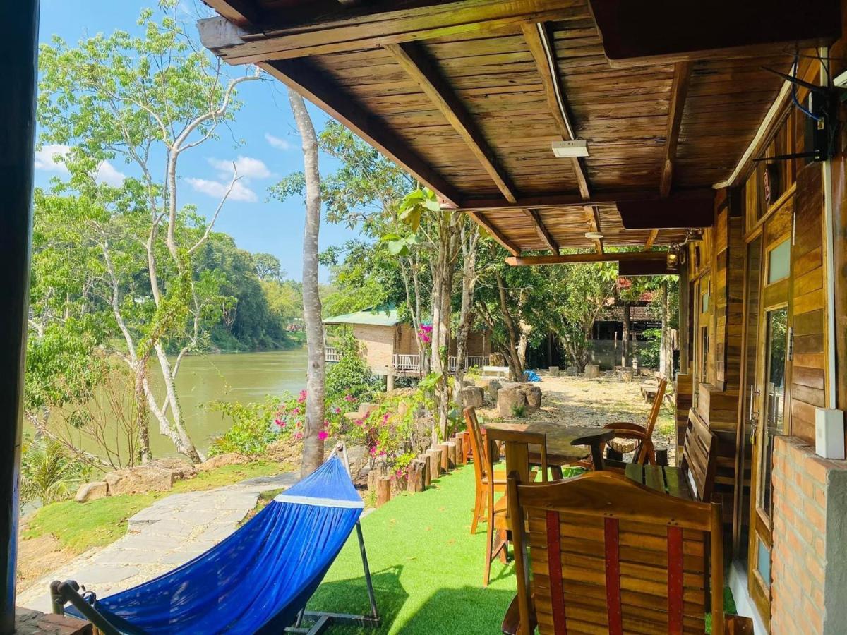Floor River View Cat Tien Luaran gambar