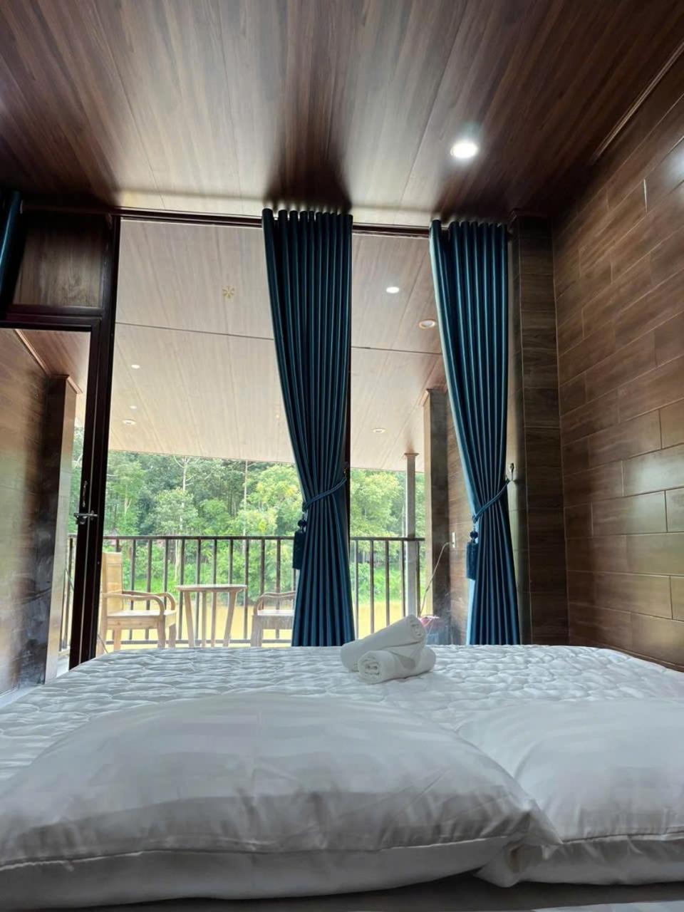 Floor River View Cat Tien Luaran gambar